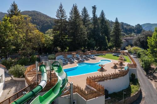 Camping maeva Escapades du Château de l'Hom