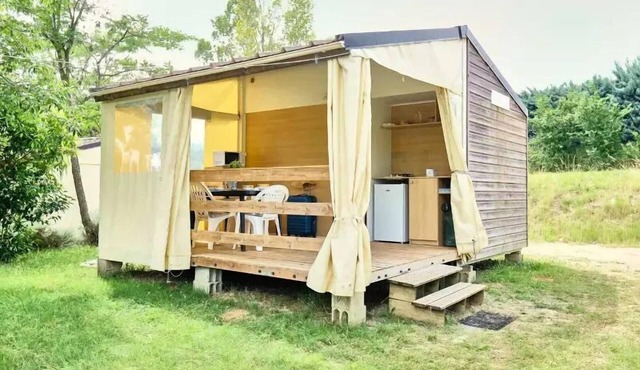 Camping maeva Escapades Ludo Parc * - 3-room canvas bungalow for 5 people (4 adults + 1 child under 9) without bathroom