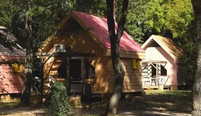 Camping Paradis Bellerive * - Chalet for 4 People