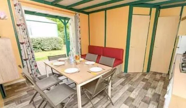 Camping Paradis - La Pomme De Pin - Chalet Pour 6 Personnes