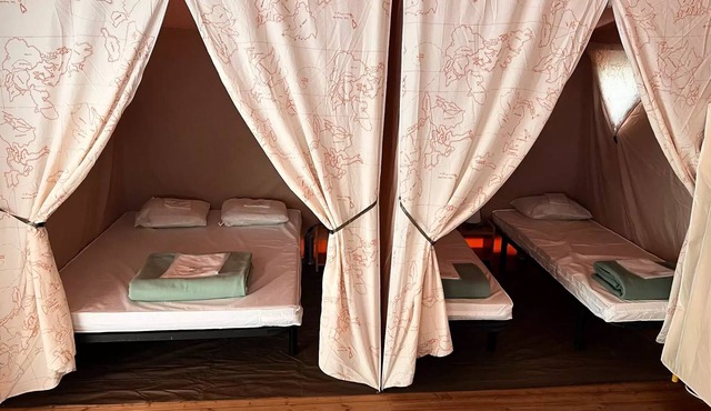 Camping Parc de Palétès* - 3-room lodge for 4 people without sanitary facilities