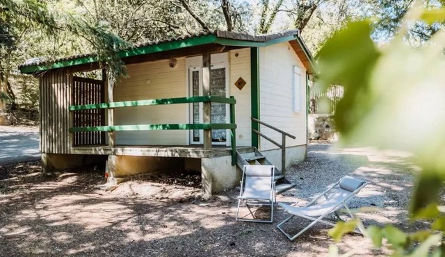 Camping Sunêlia La Clémentine * - Chalet Confort 20m² - 1 chambre - Terrasse couverte 10m² 5 personnes