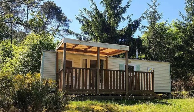 Camping Ushuaïa Villages les Pialades * - Mobilhome 5 - 35m2 with covered terrace/2 bedrooms 5 people