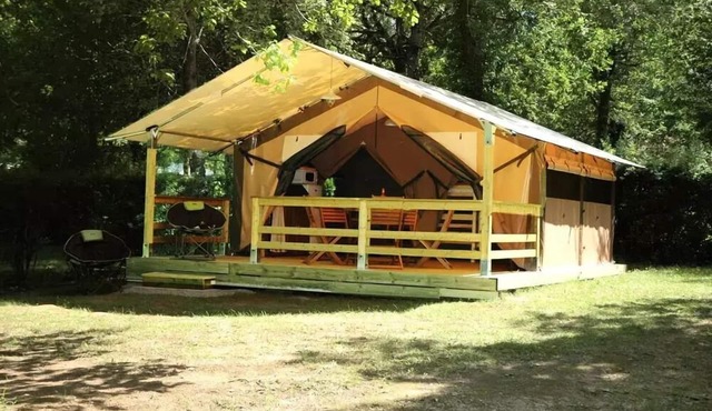 Camping Ushuaïa Villages les Pialades * - VICTORIA Lodge Tent 30m²/2 bedrooms (without private bathrooms) 4 people