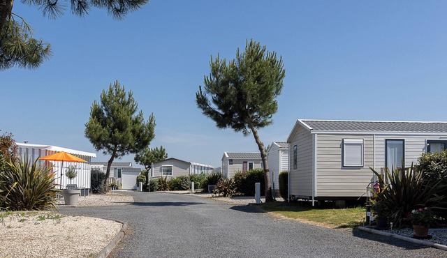 Camping "Villa Landreau" with Private Terrace, Shared Pool & Wi-Fi