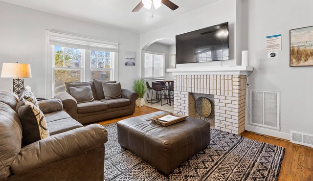 Campo Comfort - Walking distance to Dickies Arena