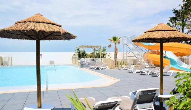 Campsite Au Petit Port de L'Houmeau* - Mobile Home 4 Rooms 6 People Air-conditioned