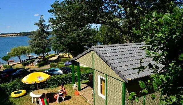 Campsite Beau-Rivage * - Chalet PANORAMIC "VUE LAC" (covered terrace + dishwasher) 4 to 5 people - 4 pers. included in the tariff