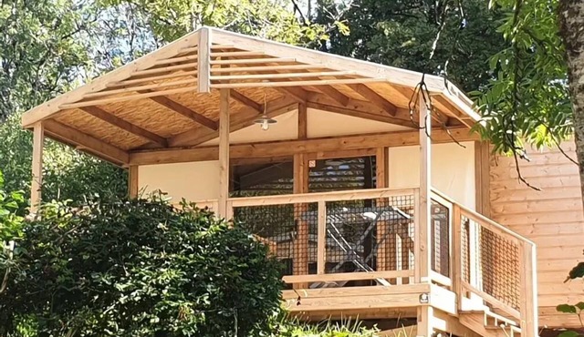 Campsite Domaine de l'Epinette* - Carrelet Pilotis Partial View of the River 3 Rooms 5 People