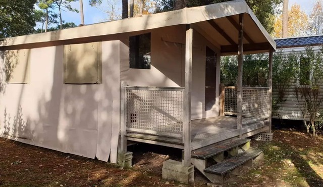 Campsite Le Champ Long* - 3-room lodge tent for 5 people without sanitary facilities