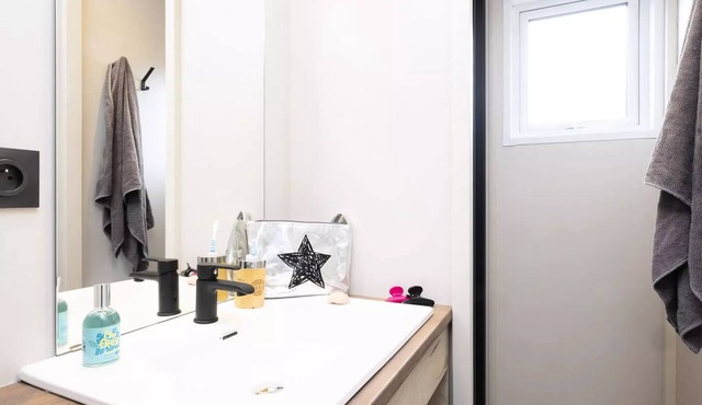 Campsite La Grappe Fleurie * - Chalet Premium Piloti 4 persons