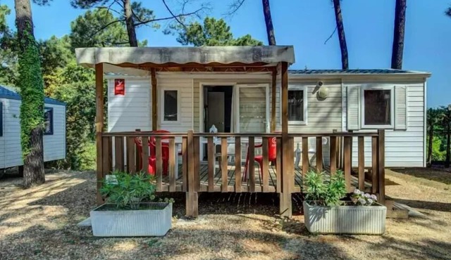 Campsite La Pinède in Provence * - Mobil Home Sauge Plus 4 Rooms 6 People Air Conditioned + TV