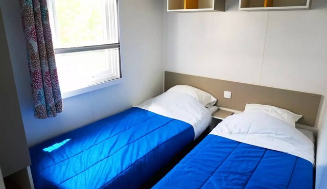 Campsite Le Domaine de Beaulieu* - Mobile home Baltique TV 4 Rooms 6 people