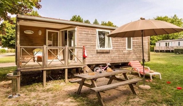 Campsite Le Petit Trianon**** - Mobile home Lodge 4 rooms 6 people