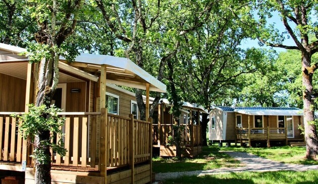 Campsite Les Cigales* - Family Premium 3 Rooms 4/6 people Air-conditioned