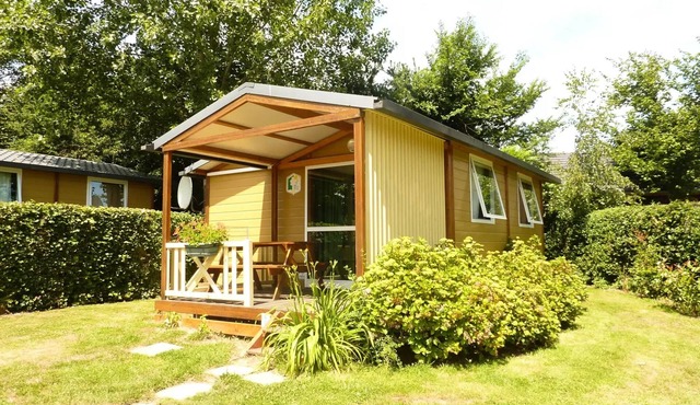 Campsite Les Pommiers des 3 Pays * - Chalet 'Moréa' (n° 1) 5 persons