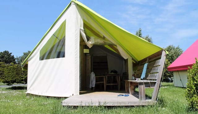 Campsite Les Portes d'Alsace * - Ecolodge Junior 3 rooms 4 people Without Sanitary