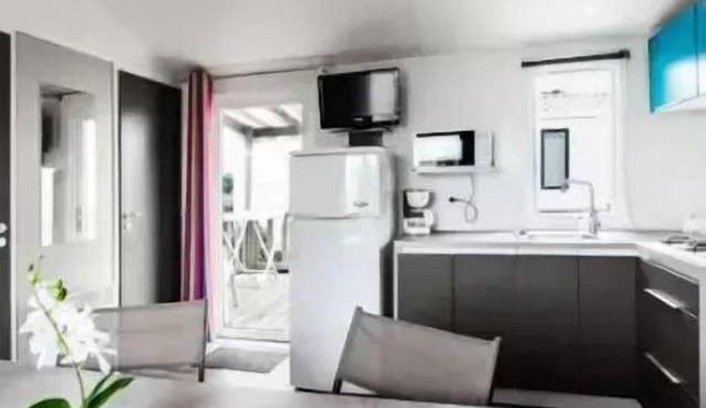 Campsite LES VIOLETTES * - Chalet Mésange (2 bedrooms) 4 persons