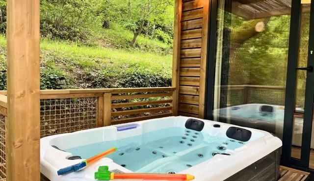 Campsite maeva Breathe Le Luberon * - Cottage Pantaïa 3 Rooms 5 People Air Conditioned + TV + Jacuzzi