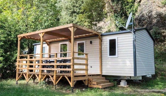 Campsite maeva Escapades du Château de l'Hom * - Cottage Comfort 4 Rooms 6/8 People Air-conditioned + TV