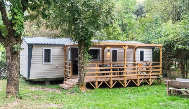 Campsite maeva Escapades du Château de l'Hom * - Cottage Comfort 5 Rooms 8/10 People Air-conditioned + TV