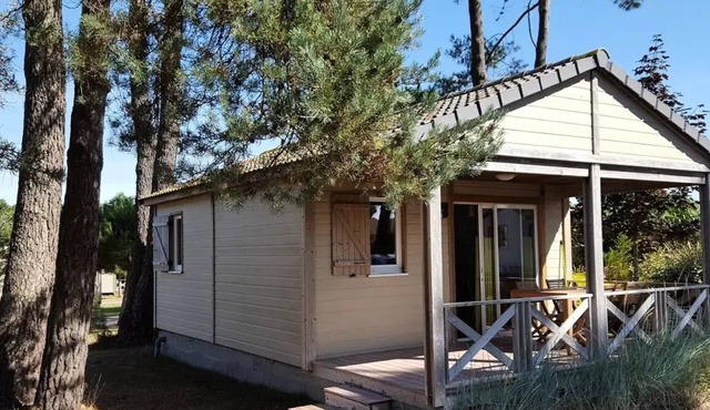 Campsite maeva Respire Domaine de Kervallon * - Chalet Comfort Premium 3 Rooms 4 People + TV