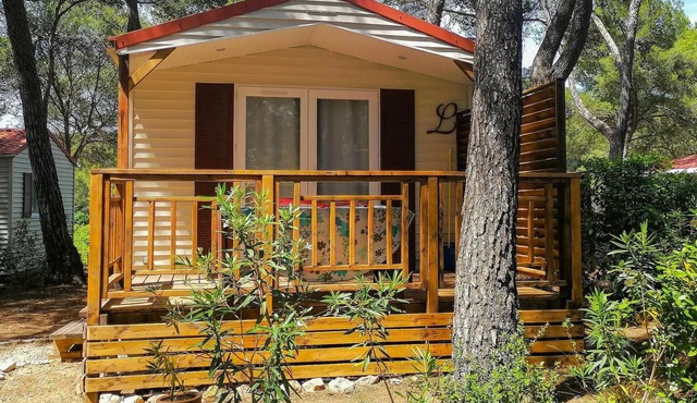 Campsite Residential La Pinède * - Corsaire CONFORT -1 bedroom 20m2- *Clim, terrace, TV* 2 persons