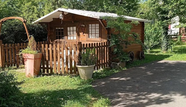 Campsite Uhaitza* - Small wooden chalet without sanitary facilities for 2 people