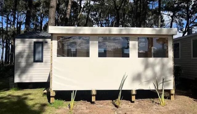 Campsite Ushuaia Villages the Estuary * - Mobil home Comfort plus - 27m2 - 2 bedrooms + convertible - covered terrace 4 to 6 people - 4 pers. included in the tariff