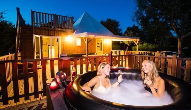Campsite Village de la Guyonnière * - Zen Spa 3 Rooms 4 people Air-conditioned