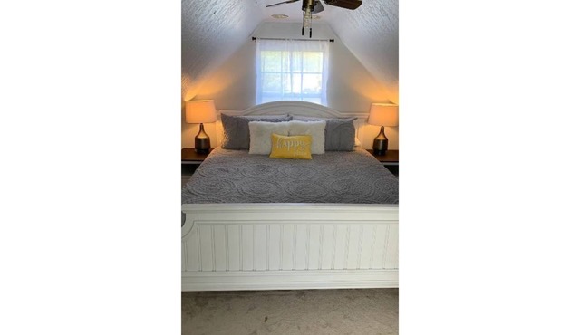 Campus Guesthouse at 128 1/2 South Summit