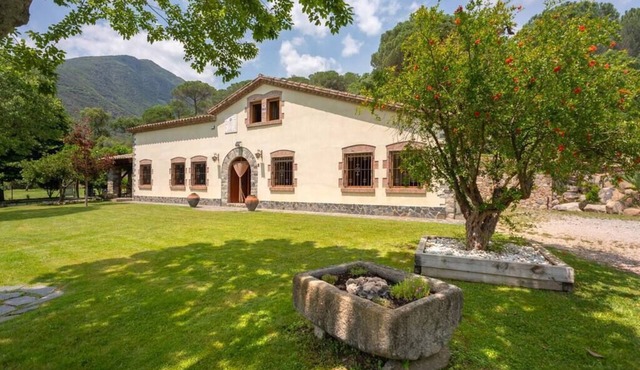 Can Caldeta: Nature and privacy