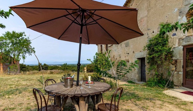 Can Camós - Country house close to the Costa Brava