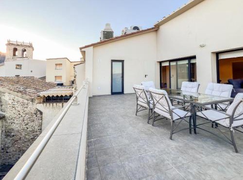 Can Cintet 3. Apartamento con terraza en Besalú