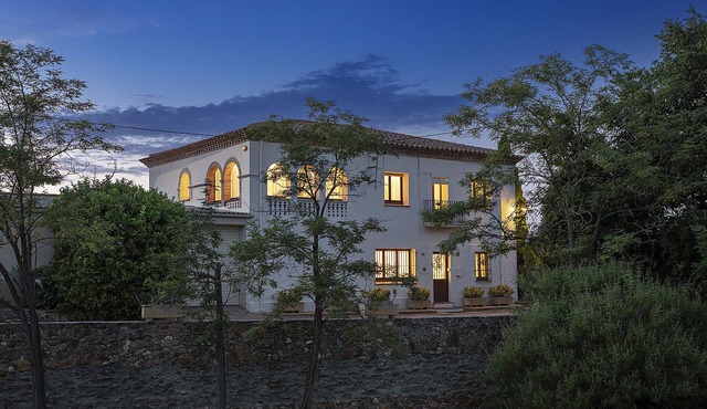 Can Cristus a Monells , Casa Rural con Encanto Ideal Para Familias
