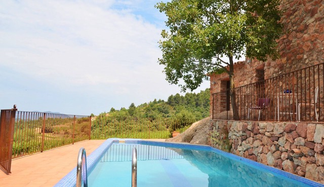 Can de Quima - A beautiful house with pool located at the homeowner's vineyards