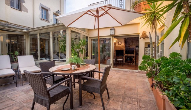 CAN FELIP Apartment in an 18th Century Listed Building