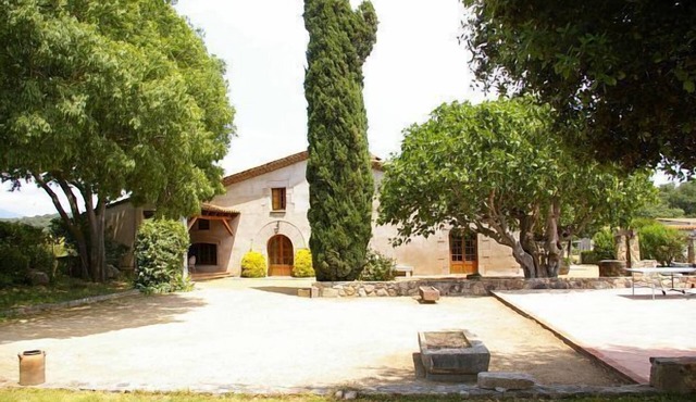 Can Masó Vell, a family house for full rental