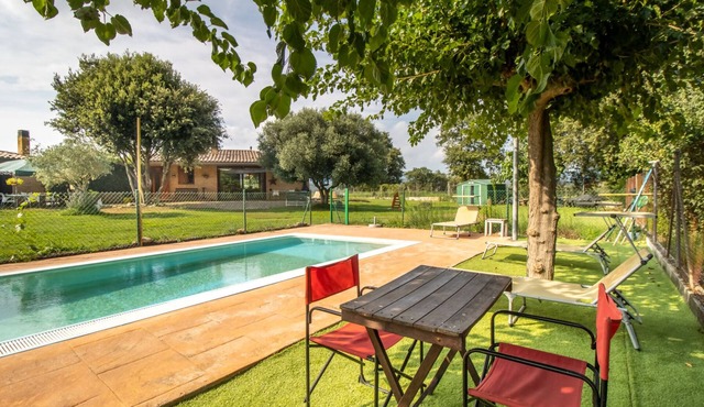 Can Noguer – House with pool and garden