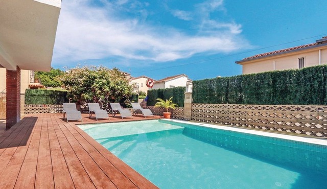 CAN PINEMAR - COSTA BARCELONA. PRIVATE POOL AND NEAR TO THE BEACH. WIFI