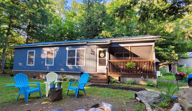 Canada Lake Cottage nestled in the Foothills of Southern Adirondack Mountains