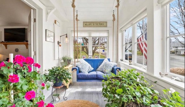 Canadaigua Lakeview retreat: Beach, Wineries, CMAC