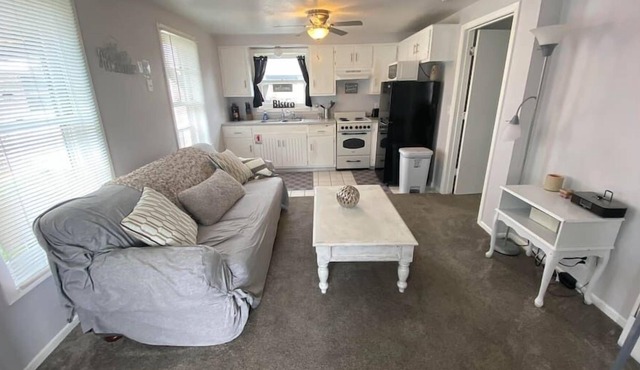 Canadeo's Cottage- 1 Bedroom Suite, Close to Lambeau! by RedAwning