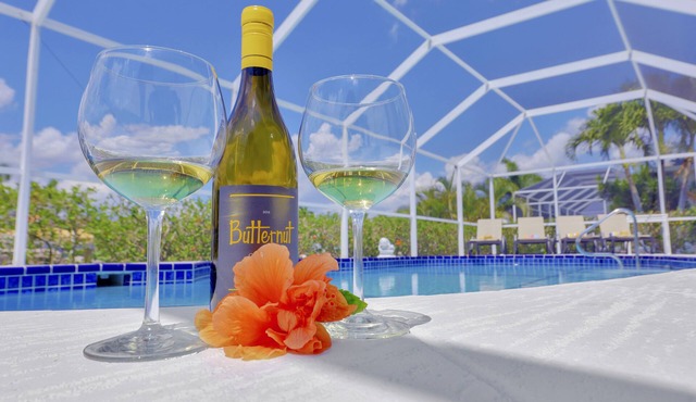 Canal, Dock, BEST LOCATION IN CAPE, 3 BR 2 BA CANAL HOME, FISH FROM THE DOCK