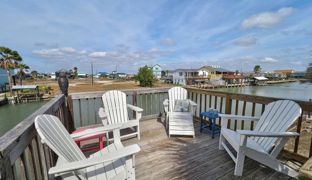 Canal Fishing Retreat - Dock, Sky Deck, Golf Cart