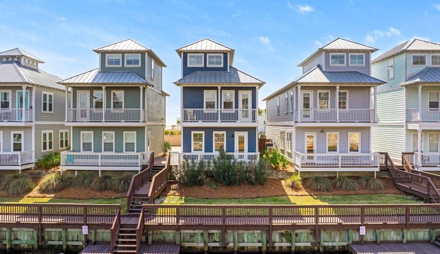 Canal-front Beach Home w/Pool & Hot Tub, Gulf