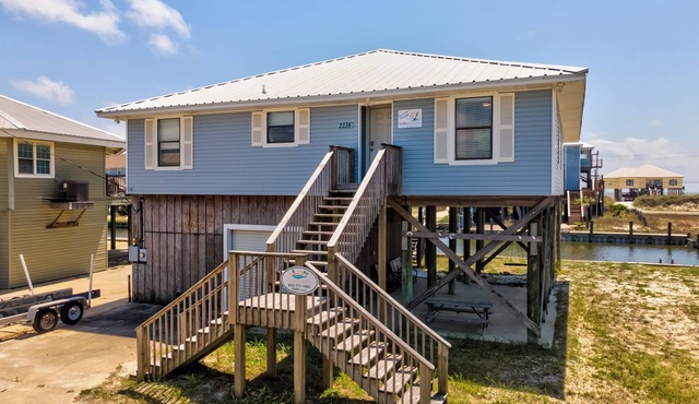 Canal-front, Boat Dock, Sleeps 9 - Anchor Eways