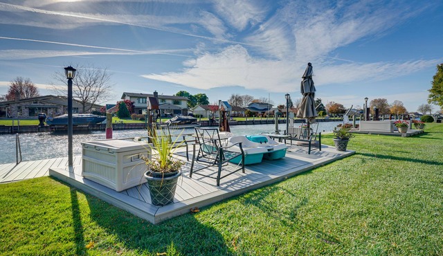 Canal-Front Clay Township Gem: Boat & Jet Ski Lift