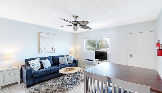 Canal-front condo with amazing views & convenient location