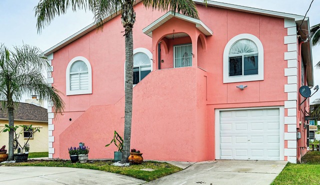 Canal-Front Home w/Boat Dock & Lanai in Hudson